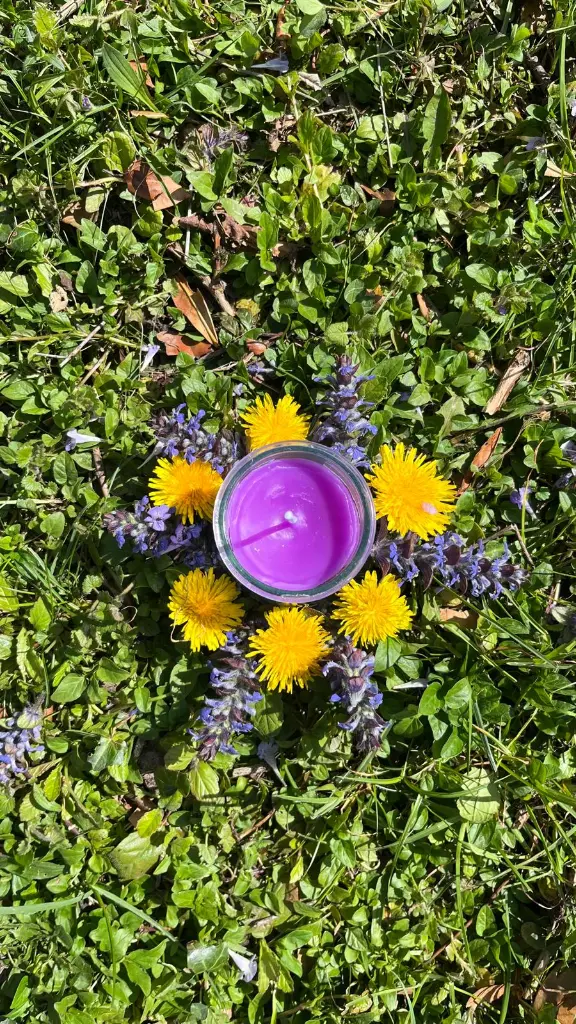 bougie violette moyenne.webp